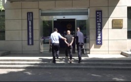 男子被北京通州警方刑拘(快递电瓶嫌疑人民警新京报)