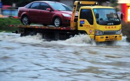 车辆泡水后切勿“二次点火”(车辆维修理赔涉水水车)