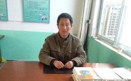 莒县桑园镇中心小学秦沛臣：每天步行一公里去儿子家“蹭网”上课(老师桑园疫情学生上课)