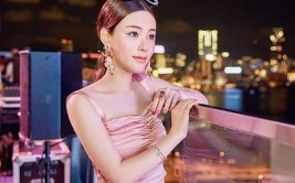 草莓哥看6个美女去修车胎：一个微妙的家庭故事(美女草莓家庭修车丈夫)