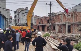 违建先建起来了，黄陂依法拆除违建(拆除违建还没来了极目)