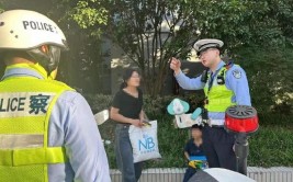 车辆途中“发病”交警妥善处置(驾驶人交警高速公路备胎驾驶)