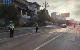 为学生安全保驾护航！(整治交警学生路段道路)