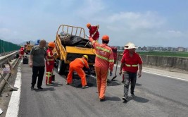 保通行护桥隧路桥养护真硬核路桥人在米克拉登陆后有力保障市民出行安全