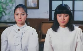 谁能想到那个《火烧岛》里撑伞的黄衣女子竟出演过《鲁冰花》(阿明撑伞谁能出演黄衣)