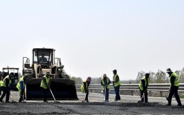 为什么我国的公路一修再修？(公路我国维修水泥养护)