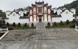 湖北秭归：走近屈原故里（图）(屈原秭归故里山门走近)