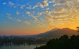 晨曦微露寻味九峰