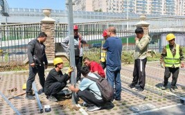 石家庄市城管部门  精细维修道桥提升市民出行体验(维修东街设施便道高架桥)