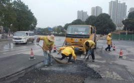 四大街和魏都路交叉口往北破损路面全部修复 路面宽阔平坦居民点赞(路面交叉口修复示范区破损)