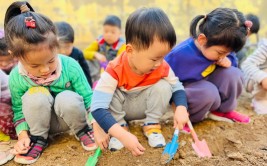 植此青绿浇个朋友 峨眉实幼让孩子体验植树的快乐