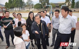 慈利县：回馈家乡感恩教育 他为乡村学子搭桥铺路(学校家乡搭桥铺路慈利)