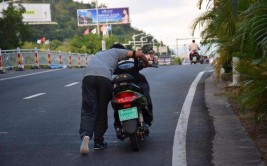 电动车半路抛锚只能推去修 可以试试“一键修复”(电动车修复一键抛锚半路)