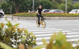 路面更清洁！” “嗡嗡(挑战赛头条路面创作鼓风机)