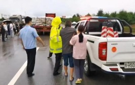 暴雨来袭永城 民警奋战护民安全出行(暴雨民警来袭奋战出行)