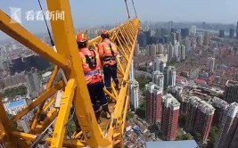 170米塔吊上竟躺着个人消防高空救援直言爬上来我都累死了