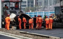 哈尔滨启动道路调平补强工程 提升人车通行体验(维修道路工程新华网哈市)