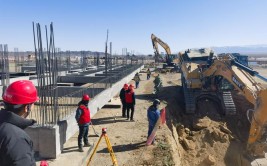 巴里坤±800千伏换流站工程进入土建施工高峰阶段(巴里土建工程施工输电)