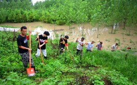 聚焦防汛抗旱丨织密“监测网” 共下“一盘棋”——全国多地防汛一线探访(防汛预警新华网抢险排查)