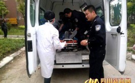 浙江丽水：男子突发疾病 警车“秒变”救护车(警车送往派出所环球群众)