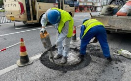 近半年未修复！街道：马上充填(路面路段修复充填污水)