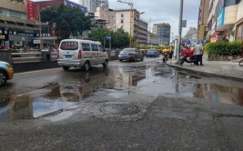 【民声】让人作呕臭水渍频现霸州一地道边下水道口(道口下水让人水渍下水道)