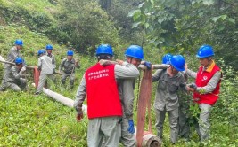 福建漳浦：4小时不间断抢修 保障群众可靠用电(抢修电杆供电所供电电力)