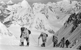 北凌绝顶——1960年中国首次登顶珠穆朗玛峰始末(登山队攀登高山登山行军)