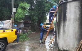 原平供电全力处理强降雨故障(抢修新闻网停电强降雨送电)