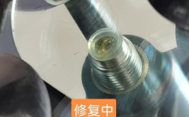 应该换还是修？汽修老师傅这样说(前车老师傅玻璃挡风石子)