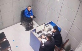 自家车子被挡路挪车未果 男子掰断两辆挡路车反光镜(反光镜挡路张某两辆案发)