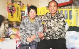 太和老汉带着病妻打工11年不放弃：有老婆家才算完整(老婆太和带着新安打工)