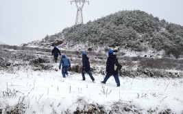 贵州威宁：风雪护电路(风雪电路环球供电所用电)