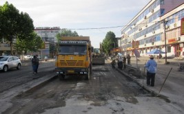 记者追踪丨乌鲁木齐对坑洼道路进行集中修补(修补道路坑洼乌市东区)