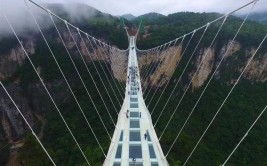 华东第一高空玻璃桥就在浙江这个地方 本周正式迎客(景区高空玻璃浙江日报迎客)