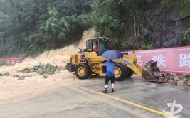 安徽马鞍山：“筑堤护泵”抗击强降雨天气(供电防汛抢修泵站变电站)