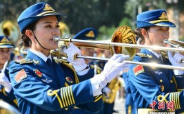 凌云壮志护中华？访国庆70周年军乐团唐山籍军官杨志华(军乐团阅兵演奏壮志国庆)