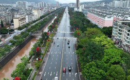 新平修复城区道路提升城市“颜值”(修复道路路面县城全国)