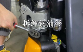 广州车主换一条油管被收千元！业内人士：奔驰都不用(油管维修天河记者汽车装饰)