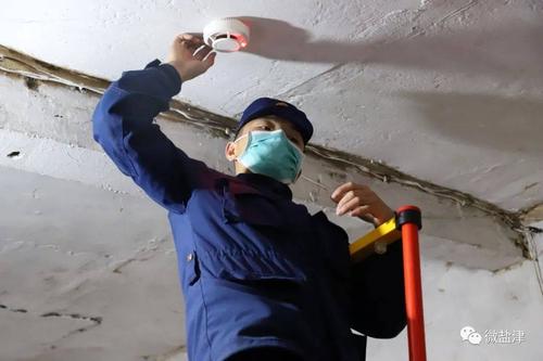 石景山区为弱势群体家庭安装烟感报警器(报警器新京报弱势群体安装家庭) 汽修知识