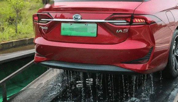纯电动汽车被水泡过还能开吗？(电动汽车还能水泡电池组防水) 汽修知识