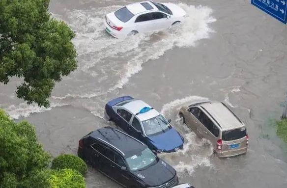 1800万车主面临挑战(新能源车主暴雨挑战汽车) 汽修知识