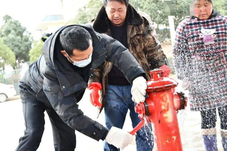 宣威市给排水公司：无畏严寒忙抢修 保障供水暖人心(抢修给排水公司人心严寒) 汽修知识