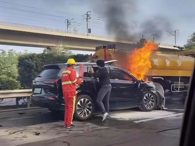 AITO汽车回应山西问界M7事故车门未解锁及起火原因(车门起火事故碰撞机舱) 汽修知识