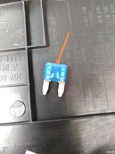 4s店贴膜3个小时后车被拆面目全非线路进水短路保险熔断无法点火(进水熔断短路贴膜点火) 汽修知识