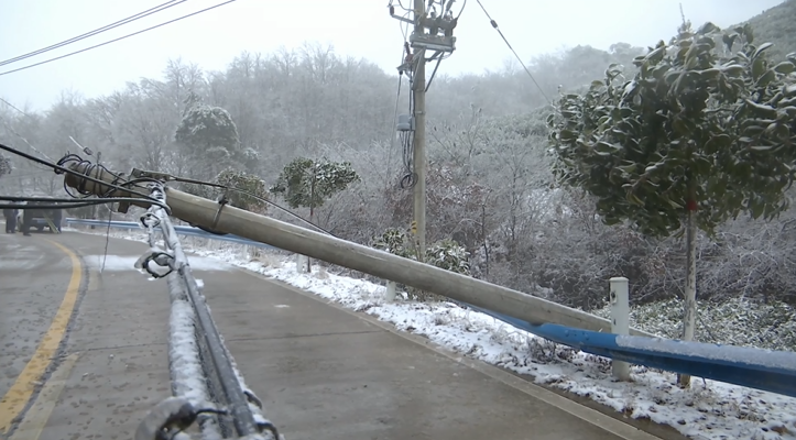 武汉受暴雪冻雨灾害天气影响10千伏供电线路全部恢复(供电抢修线路电杆冻雨) 汽修知识