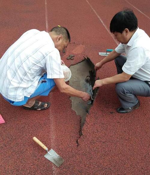 塑胶地面破损怎么维修？(地面破损塑胶喷涂实业) 汽修知识