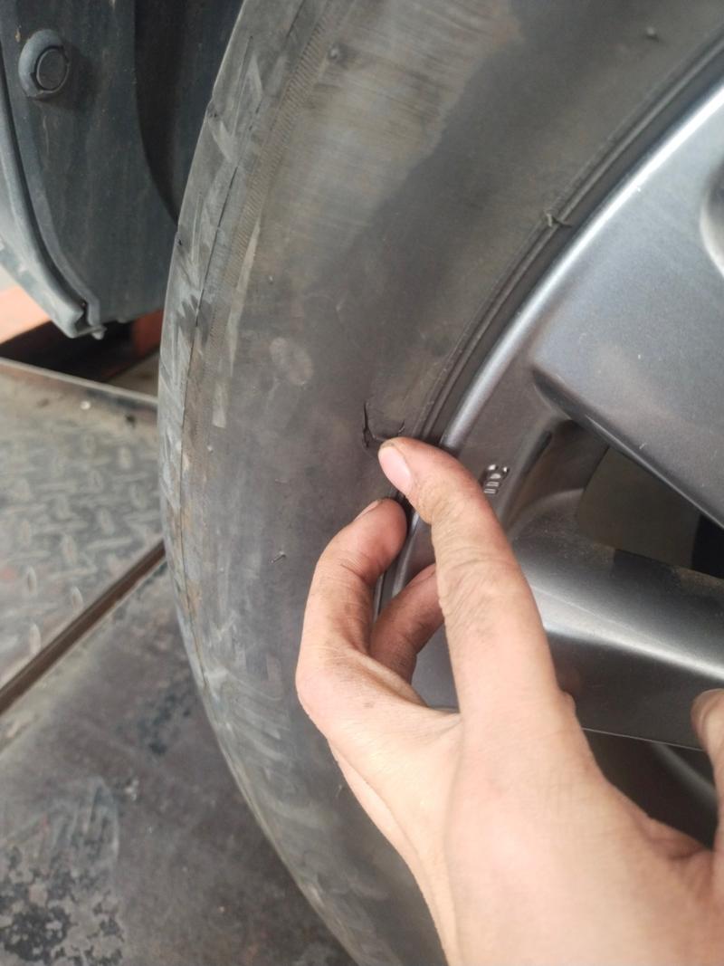 轮胎侧面破了能补吗？(破损轮胎侧面位置修补) 汽修知识