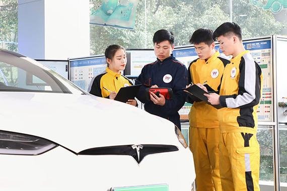 成年人学新能源汽车技术去哪?怎么选学校更靠谱?(新能源学校汽车技术万通汽车) 汽修知识 成年人学新能源汽车技术去哪?怎么选学校更靠谱?(新能源学校汽车技术万通汽车) 汽修知识