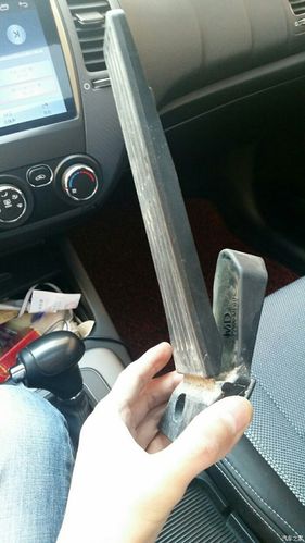 拆除侧踏板给75一个轻松的感受(踏板拆除感受自己的都是) 汽修知识 拆除侧踏板给75一个轻松的感受(踏板拆除感受自己的都是) 汽修知识